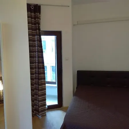 דירה Yellow House וארנה