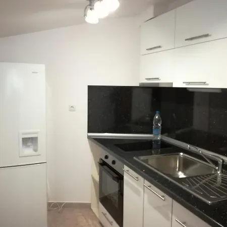 דירה Yellow House