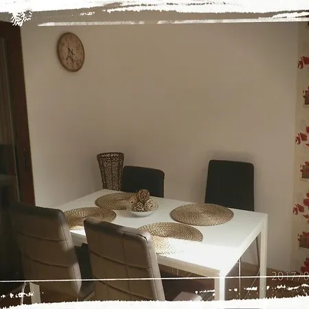 דירה Yellow House